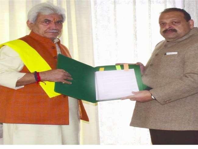 जम्मू-कश्मीर: उपराज्यपाल मनोज सिन्हा से मिले देवेंद्र राणा, जनहित के मुद्दों पर चर्चा की
