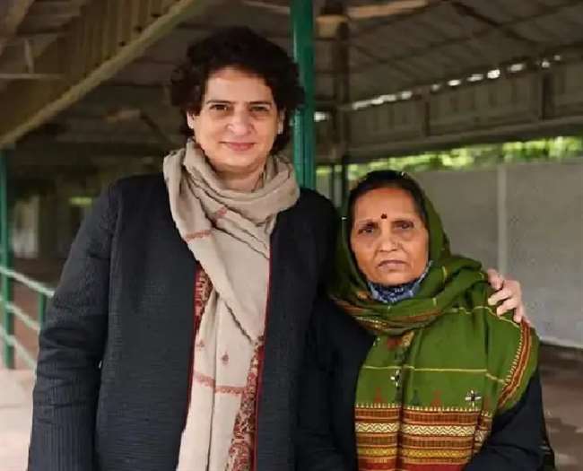 बसपा ने उठाया था मुद्दा और सपा डाल रही थी डोरे पर कांग्रेस ने मारी बाजी, कल्याणपुर से चुनाव लड़ सकतीं गायत्री