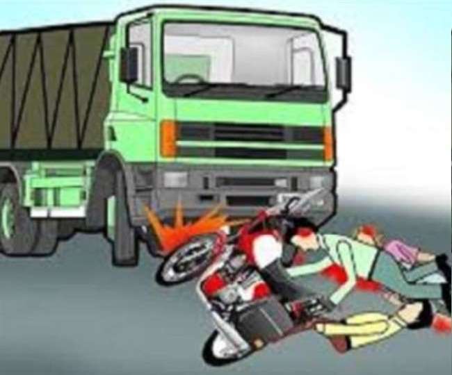 मुरादाबाद में ट्रक की टक्कर से बाइक सवार पत्नी की मौत, पति गंभीर रूप से घायल