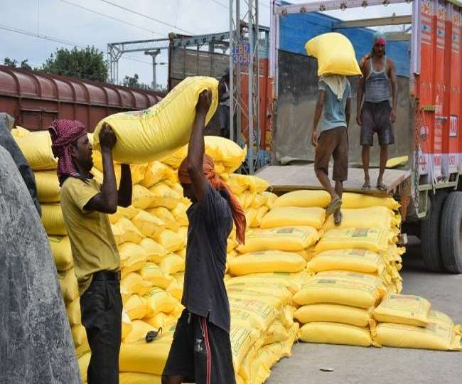 मुजफ्फरपुर पहुंची 31 सौ एमटी यूरिया, जानें आपको कहां से मिलेगी?
