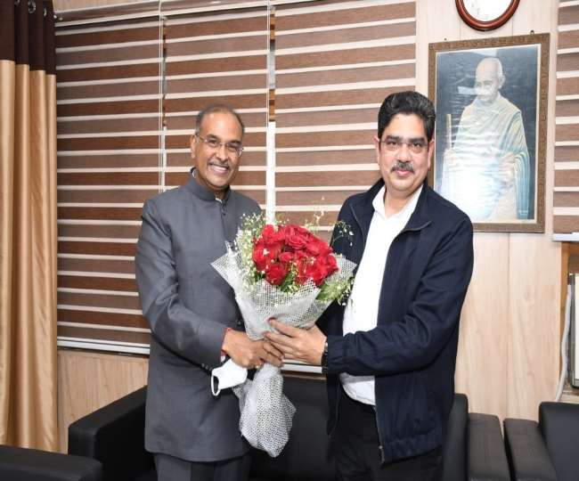 आंबेडकर विवि आगरा में नए कुलपति ने संभाला कार्यभार, गिनाईं अपनी प्राथमिकताएं