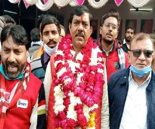 फतेहपुर में पहला पर्चा हुआ दाखिल, अयाह-शाह से भाजपा प्रत्याशी विकास गुप्त ने कराया नामांकन