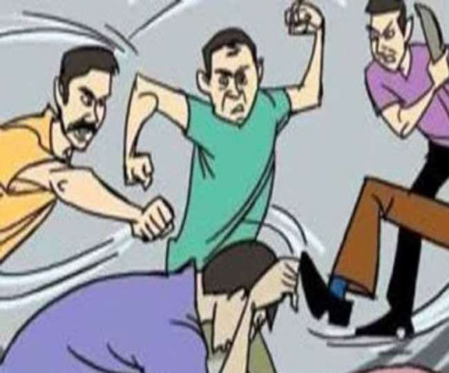 मुरादाबाद के मझोला में बच्चों के विवाद में दो पक्षों में पथराव, दो लोग घायल