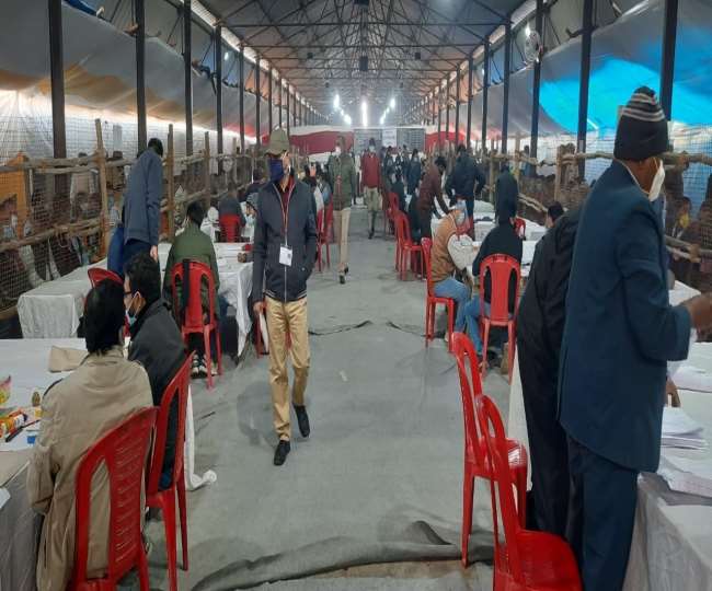 UP Panchayat Election 2021: पंचायत चुनाव की मतगणना को कर्मचारी सीखेंगे वोटों की गिनती का तरीका