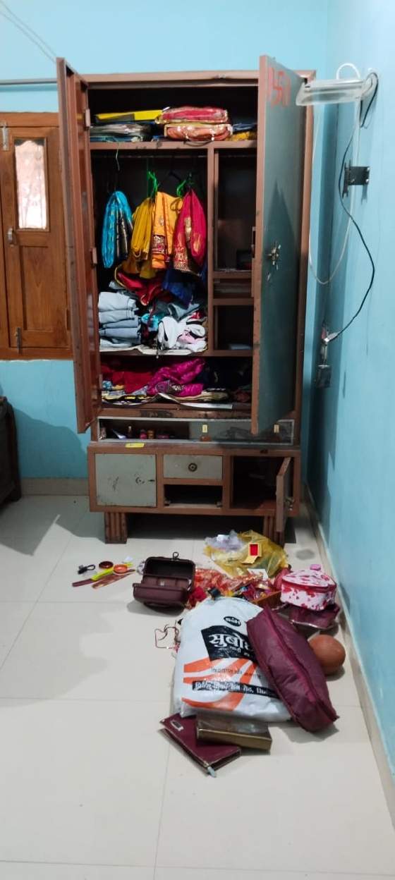 बेखौफ चोरों ने पाश इलाके में दो घरों में की चोरी
