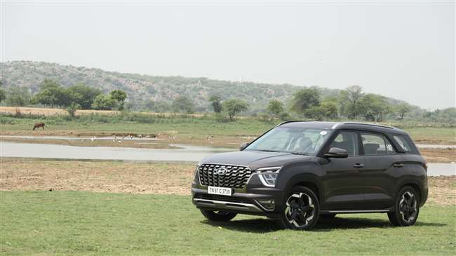 Hyundai Alcazar Review: क्रेटा से बेहतर टाटा सफारी को देगी टक्कर