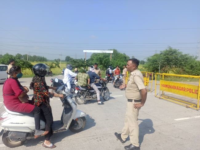 जाम से परेशान आवाम, बस रेलवे स्टेशन व बस स्टैंड पर करते रहे इंतजार