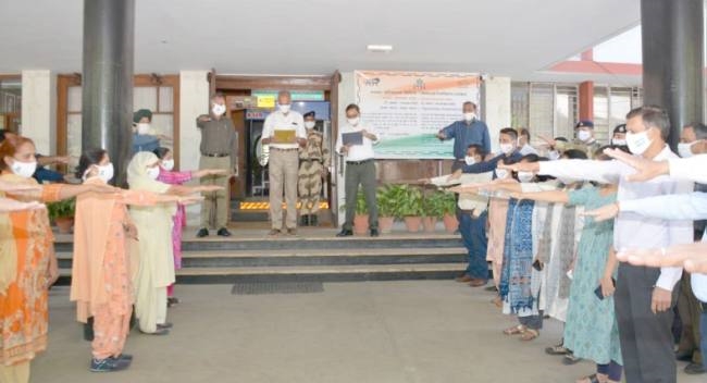 ईमानदारी और पारदर्शिता से काम करने की दिलाई शपथ