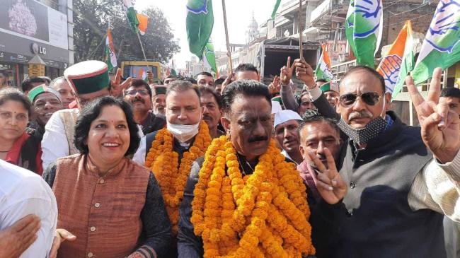 महंगाई के खिलाफ सड़क पर उतरी कांग्रेस