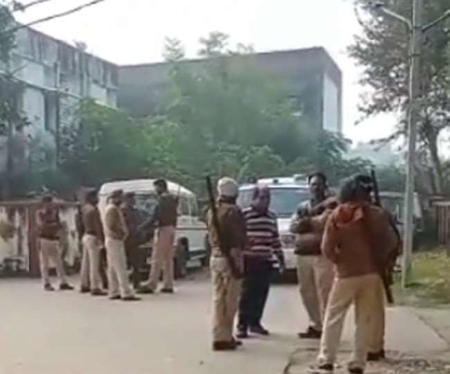 सासाराम के नगर आयुक्त के दो ठिकानों पर विजिलेंस का छापा, अररिया के पैतृक आवास पर चल रही रेड