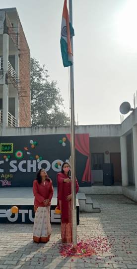 ग्रामीण अंचल में खूब फहराया तिरंगा, दी सलामी
