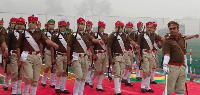 गणतंत्र दिवस पर भारत माता की जय, शहीदों की जय-जयकार के गूंजे स्वर