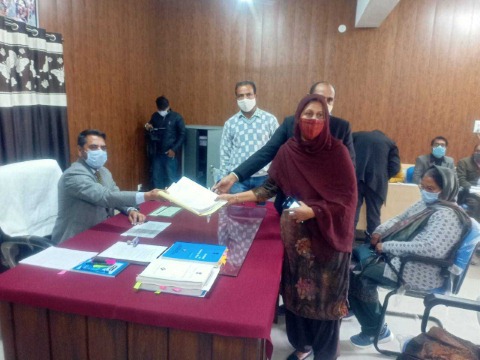 बल्लुआना से गोल्डी मुसाफिर व राजिदर कौर ने भरा नामांकन