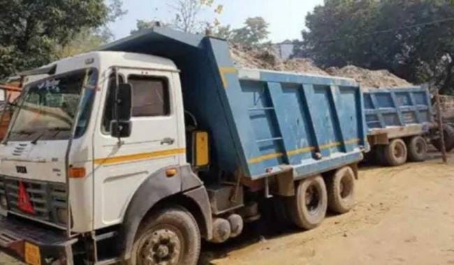 छापेमारी में नदी से अवैध खनन में आठ डंपर पकड़े
