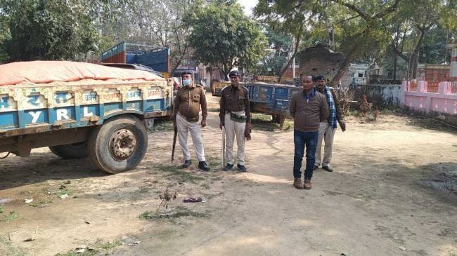 खनन विभाग के साथ पुलिस ने जब्त की तीन ट्रैक्टर
