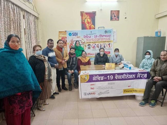 आर्य समाज मंदिर में लगाया टीकाकरण कैंप