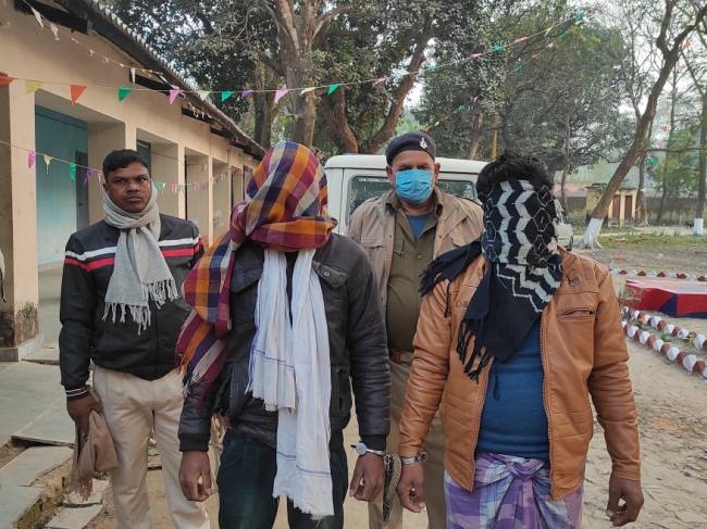 हत्या के मामले में फुफेरे भाई और उसके साला को किया गिरफ्तार