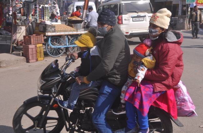 धूप खिली, शीतलहर ने किया बेहाल