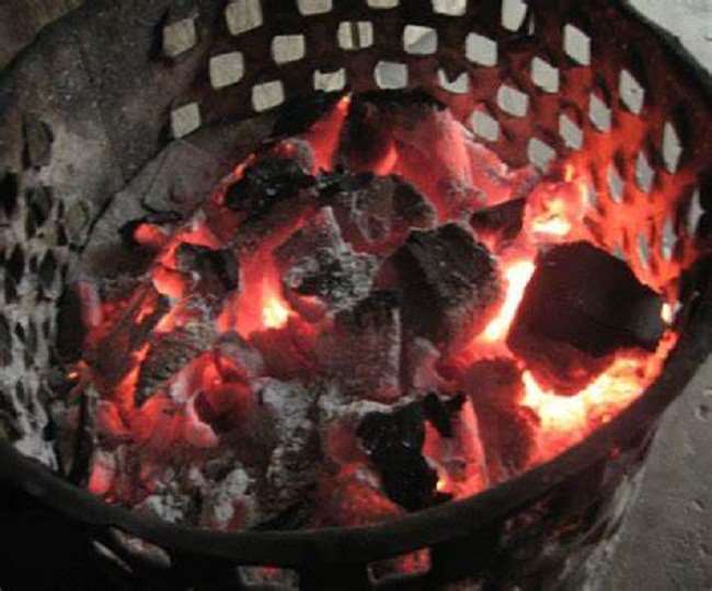 कार में अंगीठी रखकर सो गया चालक; दम घुटने से मौत