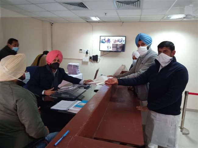 Punjab Election 2022 : बिक्रम सिंह मजीठिया ने मजीठा से नामांकन भरा, बोले- कांग्रेस और सिद्धू ने साजिशन करवाई एफआईआर