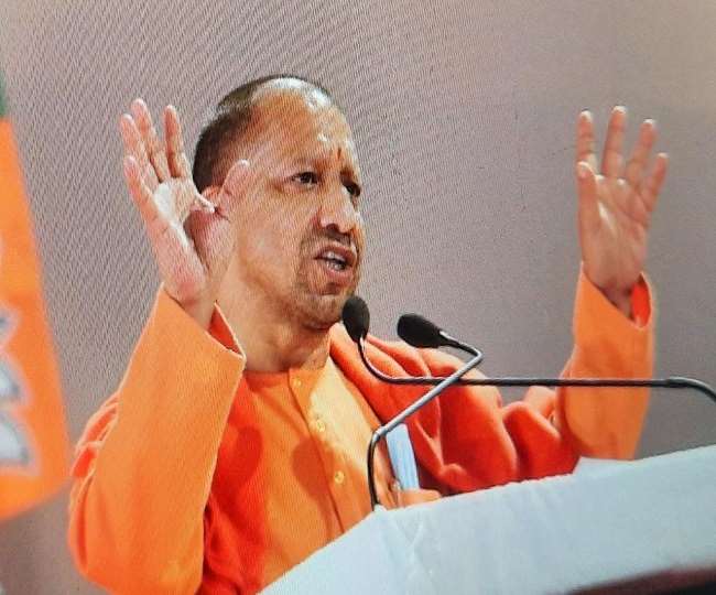 मेरठ में मुख्यमंत्री योगी ने गुर्जरों-जाटों से जोड़े भावनात्मक तार, सपा पर कसा तंज, कहा-चोरों को चांदनी रात पसंद नहीं आती