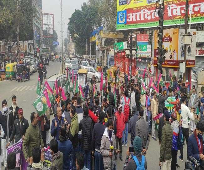 पटना की सड़कों पर उतरे बंद समर्थक, राजद व जाप कार्यकर्ताओं ने बाधित कर दिया आवागमन