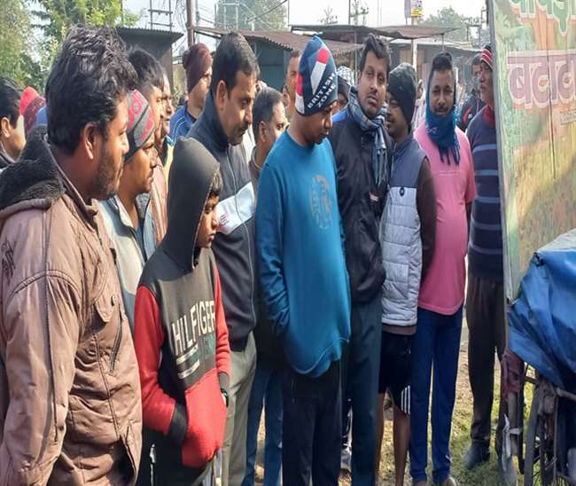 Dhanbad: भूली ओपी से चंद कदमों पर मंदिर से लाखों की चोरी, नौमुखी दीया समेत सबकुछ ले गए