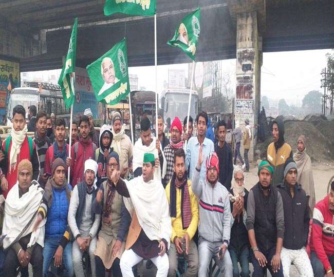 राजद और जाप ने पटना-हाजीपुर मार्ग को किया जाम, इन जिलों में भी सड़कों पर उतरे बंद समर्थक
