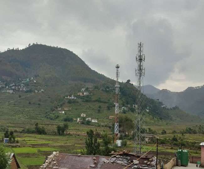 फोर-जी, फाइव जी के दौर में भी पटरी पर नहीं संचार सेवाएं, कैसे यहां के मतदान केंद्रों पर संपर्क साधेगा आयोग
