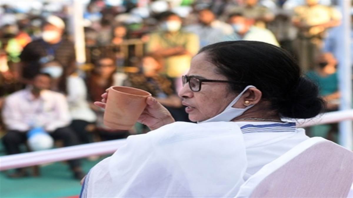 West Bengal Politics: बंगाल में राज्यपाल से छीना जा सकता है निजी विश्वविद्यालयों के 'विजिटर' का दर्जा, सक्रिय हुई राज्य सरकार