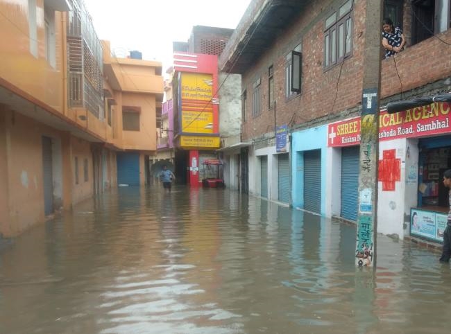 झमाझम बरसे बादल, शहर हुआ पानी-पानी