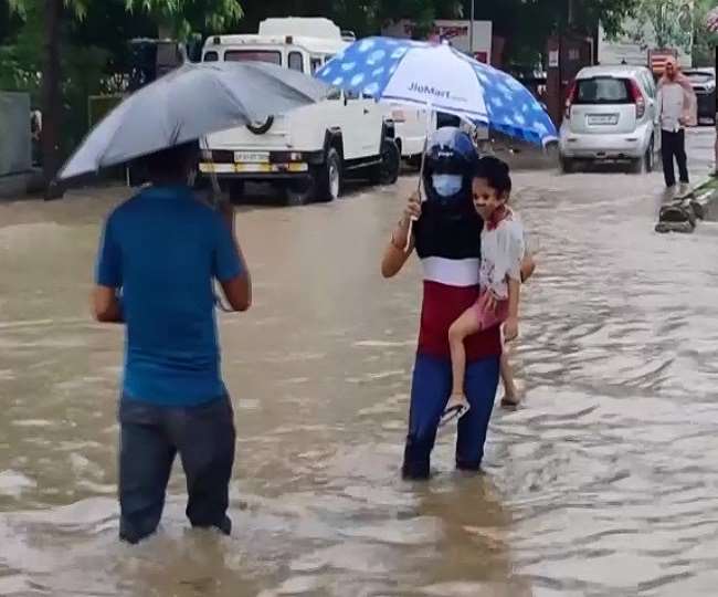 Weather Forecast: यूपी के इन जिलों में भारी बारिश की चेतावनी, जानें- आपके राज्य में क्या है मौसम का हाल