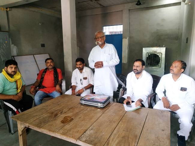 'प्रधानों पर दर्ज फर्जी मुकदमे हटाए जाएं'