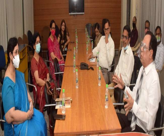 School Reopen News : लखनऊ में स्कूल प्रबंधकों ने कहा, घबराएं नहीं; एहतियात के साथ बच्चों को भेजें स्कूल