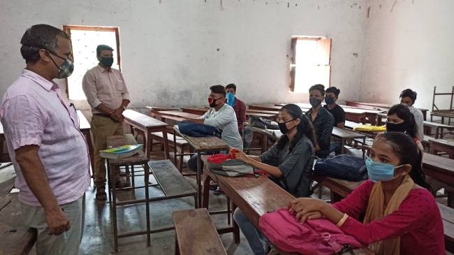 पहले हुई थर्मल स्क्रीनिग, फिर मिली परामर्श कक्षा में इंट्री