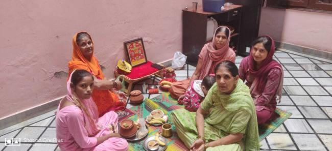 संतान की लंबी उम्र और उनकी मंगल कामना के लिए रखा अहोई अष्टमी का व्रत