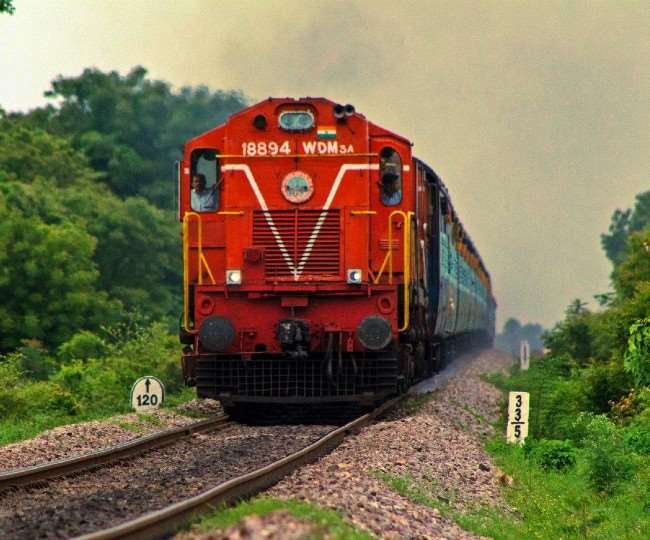 Indian Railways: दिवाली पर दक्षिण भारत के लिए चलेगी स्पेशल ट्रेन, तीन फेरे लगाएगी गोरखपुर एर्नाकुलम स्पेशल; देखिए शेड्यूल