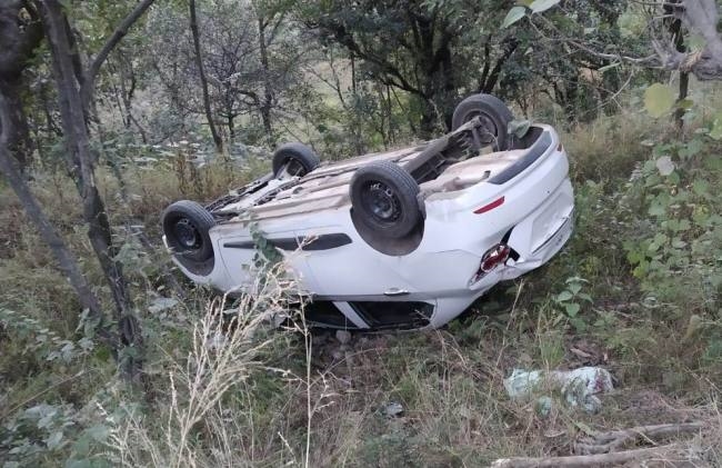 कांगूघट्टी में टिप्पर व कार में टक्कर, दो घायल