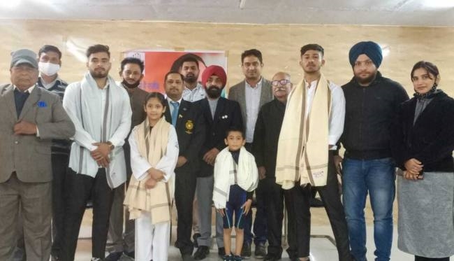 खेल नीति बनाने के लिए वरिष्ठ खिलाड़ियों की भी राय ले सरकार