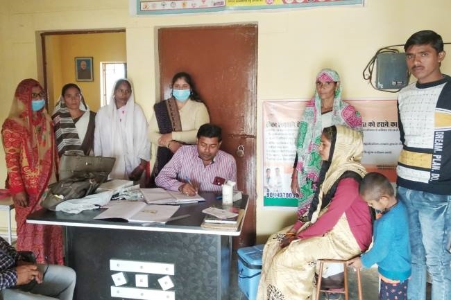 मुख्यमंत्री आरोग्य मेले में 415 मरीजों को उपचार कर दी दवा