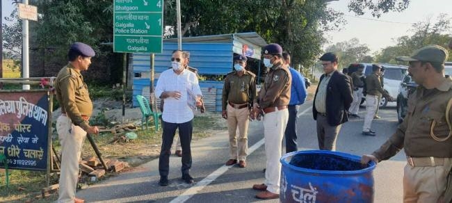 गलगलिया मद्य निषेध चेकपोस्ट का औचक निरीक्षण