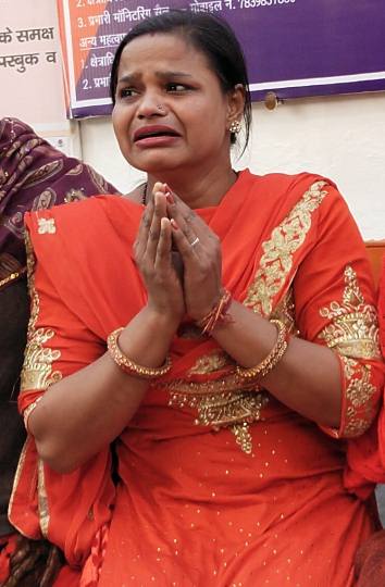 दूसरी शादी कर रहे दूल्हे की पहली पत्नी ने काटा का हंगामा