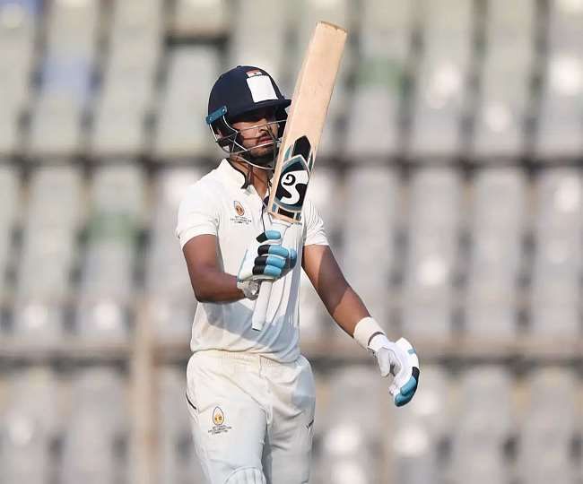 श्रेयस अय्यर डेब्यू टेस्ट में भारत के लिए सबसे ज्यादा रन के मामले में इस नंबर पर पहुंचे, पहले स्थान पर हैं शिखर धवन