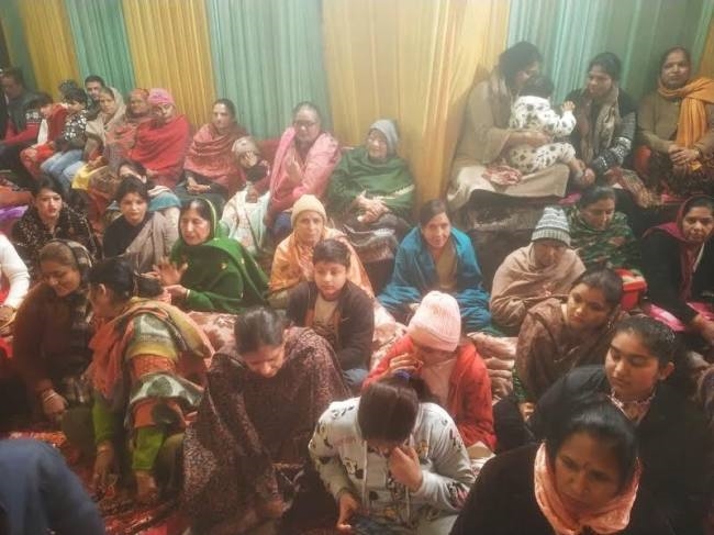 नीलकंठ महादेव सभा के जागरण में भेंटों पर झूमे श्रद्धालु