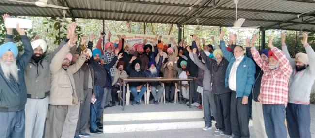 पूर्व पुलिसकर्मियों ने नेताओं को दी चेतावनी, पुलिस का अपमान करना बंद करें
