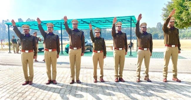 पुलिस अकादमी में शपथ लेकर सात डिप्टी एसपी हुए पास आउट