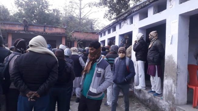 पारू में हंगामे पर पहुंचे अधिकारी, तब हुई काउंसलिंग