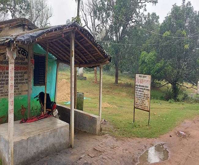 दरभंगा जिले में एक बस स्टैंड ऐसा भी जहां सड़क किनारे खड़े होते यात्री वाहन