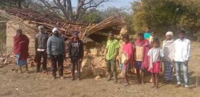जंगली हाथी ने गांव में जमकर मचाया उत्पात
