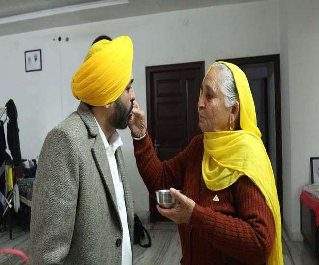 आम आदमी पार्टी के सीएम फेस भगवंत मान ने धूरी से किया नामांकन दाखिल, केजरीवाल ने बधाई देकर कहा-इतिहास रचेंगे मान